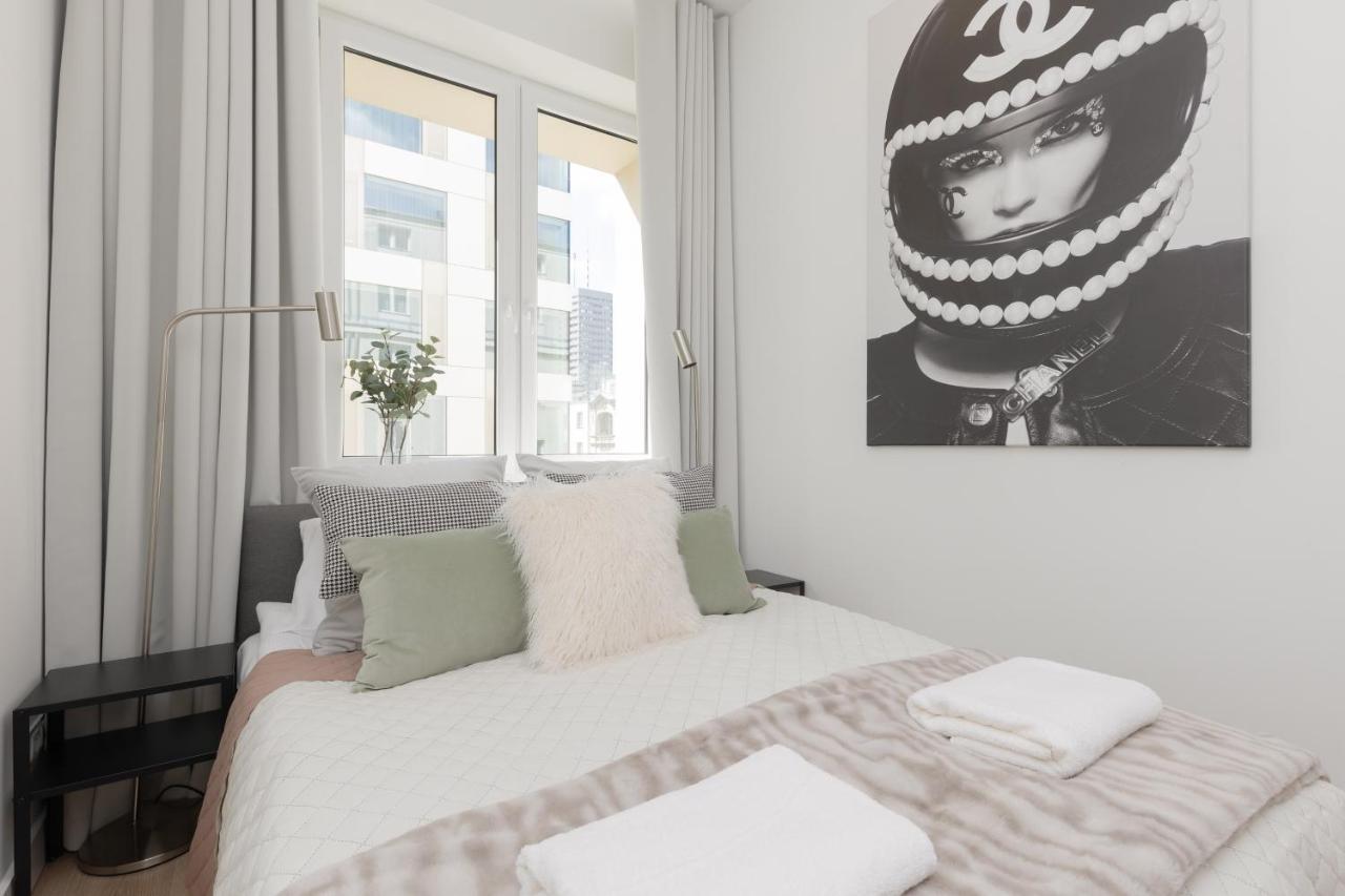 Fashionable City Center Apartment By Noclegi Renters Varsovie Extérieur photo