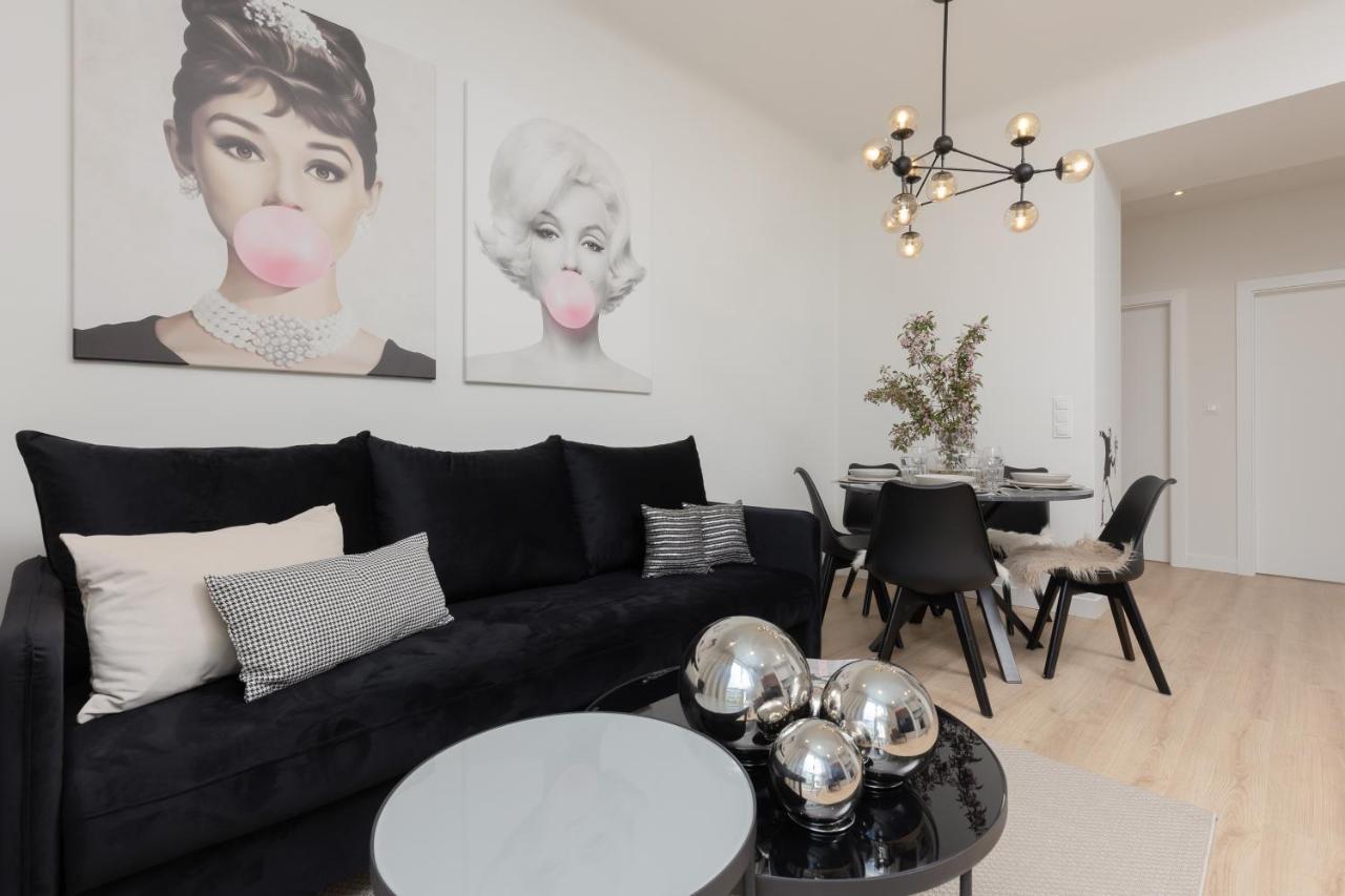 Fashionable City Center Apartment By Noclegi Renters Varsovie Extérieur photo