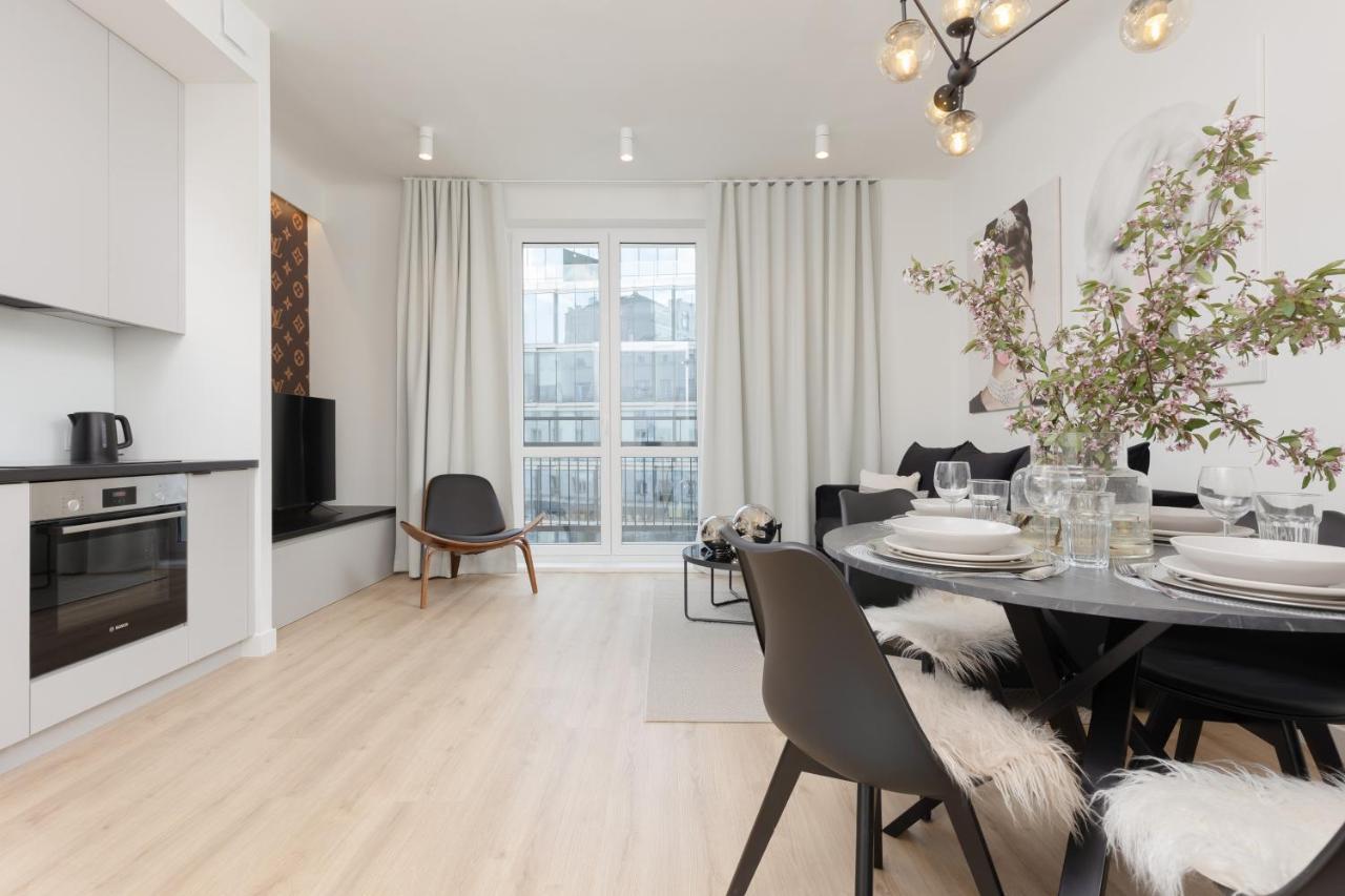 Fashionable City Center Apartment By Noclegi Renters Varsovie Extérieur photo