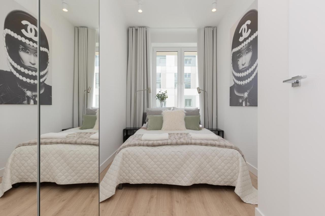 Fashionable City Center Apartment By Noclegi Renters Varsovie Extérieur photo